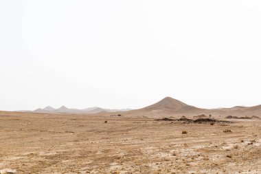 Minimalist Doğal Güzellik ile Suudi Arabistan 'da Manzaralı Çöl Manzarası