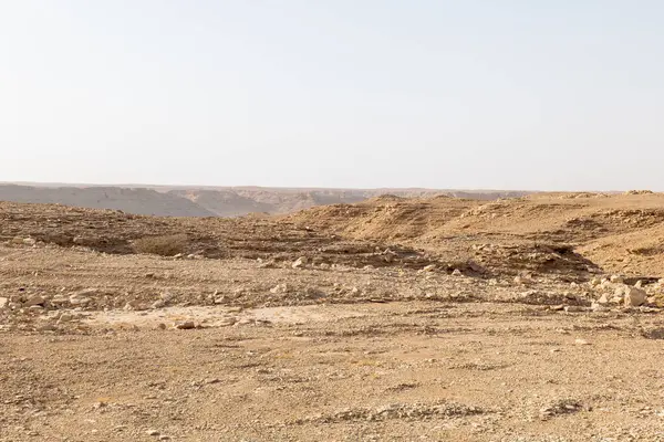 Suudi Arabistan 'ın Sıcak Bani Tamim Bölgesi yakınlarındaki Manzaralı Çöl Manzarası