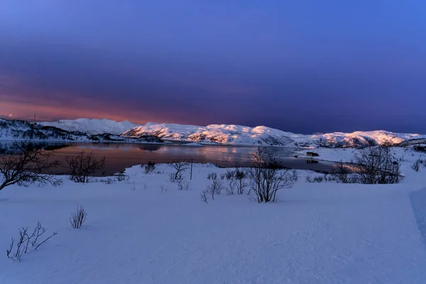 Zasněžená Příroda Krajina Moře Tromso Pobřeží — Stock fotografie
