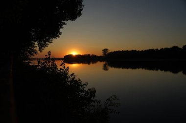 edirne 'deki Tunca Nehri' nde günbatımı, hindi