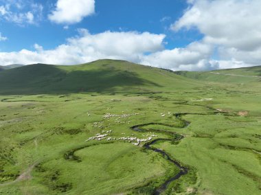 Dağların, yaylaların ve yamaçların havadan görünüşü