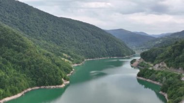 Nehir ve peyzaj manzarası