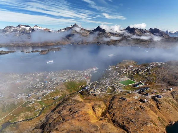 Luftaufnahme Des Tasiilaq Fjords Von Grönland Bergen Und Nebel — Stockfoto