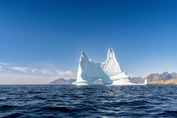 Arctic Icebergs Flyter Norra Ishavet Grönland — Stockfoto
