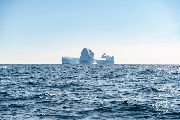 Jäätiköt Kelluvat Jäämerellä Grönlannissa — kuvapankkivalokuva