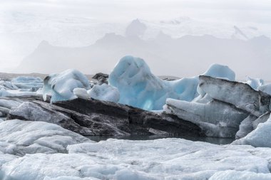 İzlanda 'daki Jokulsarlon Gölündeki Buzullar