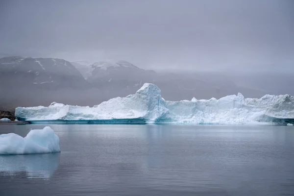 Παγόβουνο Άποψη Εναέρια Στη Γροιλανδία Στον Αρκτικό Ωκεανό — Φωτογραφία Αρχείου