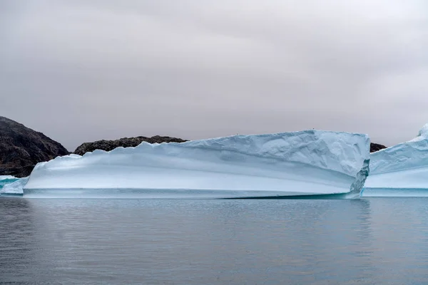 格陵兰北极海洋上的空中景观冰山 — 图库照片