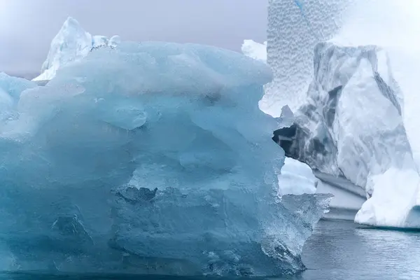 Παγόβουνο Άποψη Εναέρια Στη Γροιλανδία Στον Αρκτικό Ωκεανό — Φωτογραφία Αρχείου