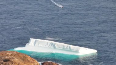 Kuzey Buz Denizi 'ndeki buzulların hava manzarası