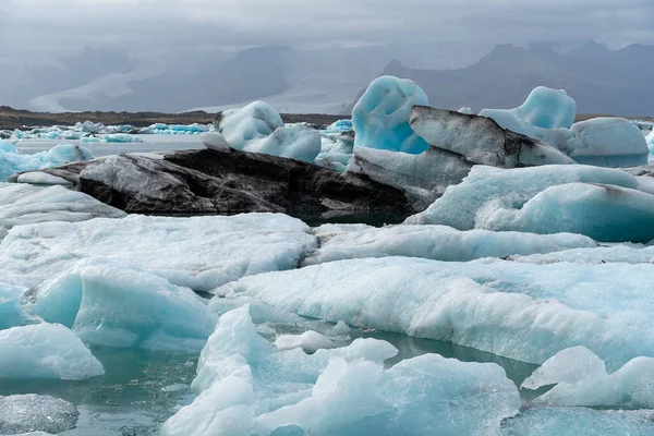 Παγετώνες Βρίσκονται Στη Θάλασσα Στη Λιμνοθάλασσα Jokulsarlon Της Ισλανδίας — Φωτογραφία Αρχείου