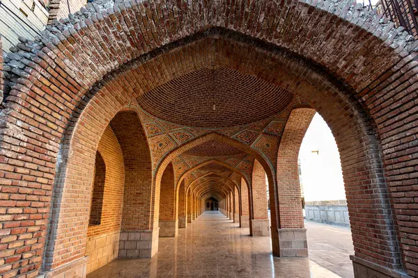 Mavi Cami (Kabud Camii) Tabriz, İran. Haziran 04, 2025. Kabud Camii veya Gk Mescid olarak da bilinen Mavi Cami, İran 'ın Doğu Azerbaycan Eyaleti' nin başkenti Tabriz 'de bulunan tarihi bir camidir..