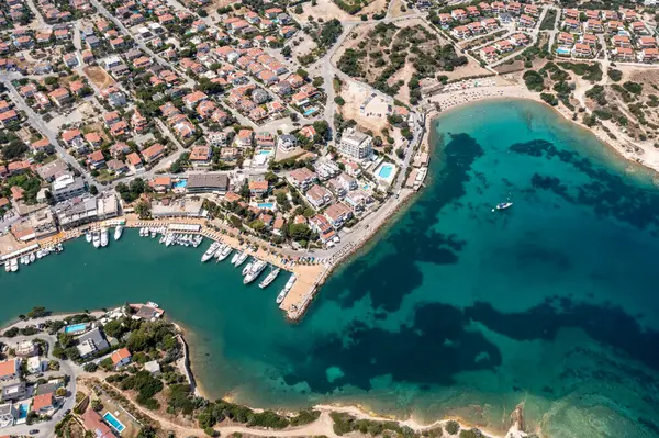 Cesme Dalyan Denizi 'nin havadan görünüşü 