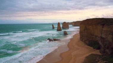 Gün batımında 12 Havarinin İhtişamı, Port Campbell Ulusal Parkı, Avustralya
