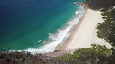 Shoal Bay, Port Stephens, Avustralya 'daki Sakin Mavi Deniz' in Hava Görüntüsü