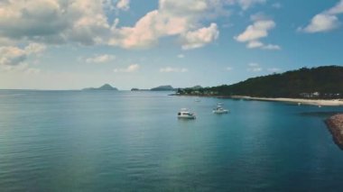 Shoal Bay, Port Stephens, Avustralya 'daki Sakin Mavi Deniz' in Hava Görüntüsü