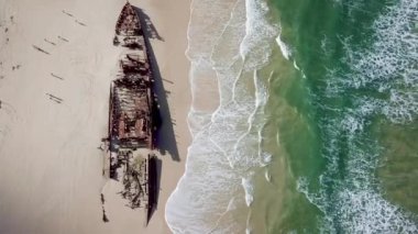 QUEENSLAND, AUSTRALYA - Eski bir gemi enkazı Queensland, Avustralya açıklarındaki Fraser Adası sahilinde karaya vurmuş..