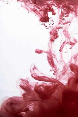 Duman halinde akan kırmızı renk, akrilik boyayla hareket eden pürüzsüz soyut