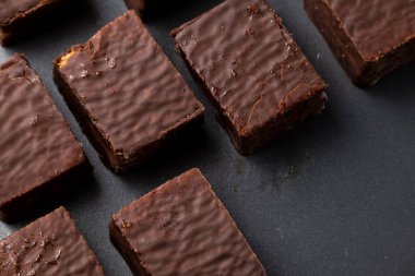 Ev yapımı çikolatalı kek, tatlı temalı.