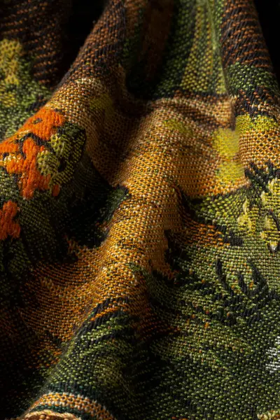 アンティークの手作りカーペット テキスタイルの詳細を間近に見る — ストック写真