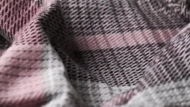Yumuşak yünlü kumaş, moda endüstrisi, soğuk tonlarda sıcak battaniye.
