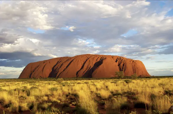Sihirli Renk Değiştiren Ayer Kayası, Uluru Avustralya 