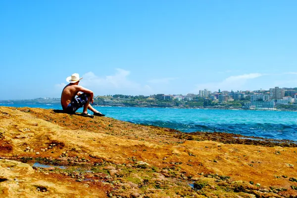  Kovboy, sahil, sahil manzarası, Sydney, Sydney Avustralya, Bondi plajı, plajdaki adam, plajdaki çocuk, sahile bakan çocuk, su, okyanus, doğa, yaz, seyahat, tatil, manzara, tatil, tatil,