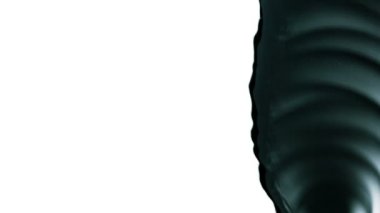 Bir piramit biçiminde kara dalgaların güzel arkaplanı