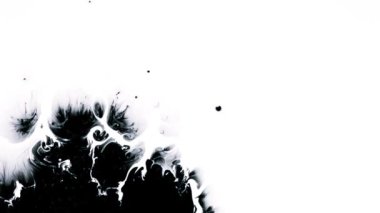 Siyah boya beyaz arkaplanda izole edilmiş..