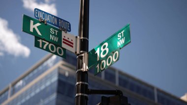 Washington 'daki K sokağı ve 19. Cadde başkent merkezindeki sokak tabelası lobiciliği ve yolsuzluğu simgeliyor.