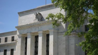Enflasyon politikasının yapıldığı Washington DC 'deki Federal Rezerv Hükümeti Eccles binasının dışı.