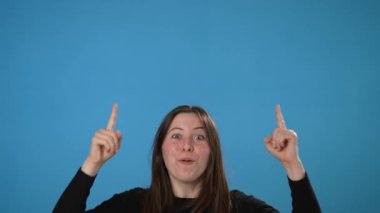 Şaşırmış bir şekilde 