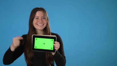 Şaşırmış bir şekilde 