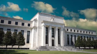 Washington, DC 'deki Federal Rezerv binası, enflasyon ve faiz oranlarıyla ilgili politikaların şekillendirilmesindeki rolünü gözler önüne sererek, dinamik bir zaman atlaması gösterdi..