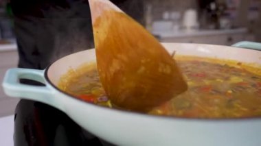 Şef Sebze Pişiren Paella Pirinç Tabağı
