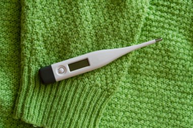 Tıbbi vücut sıcaklığındaki termometre. yüksek kaliteli fotoğraf