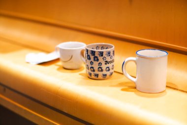 Bir fincan kahvenin yakın çekimi.