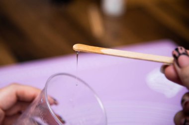 epoksi reçine harfleri, reçine dökme işlemi