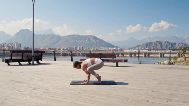 Caucasian Beautiful Woman Doing Yoga Park H3Althy — Vídeos de Stock