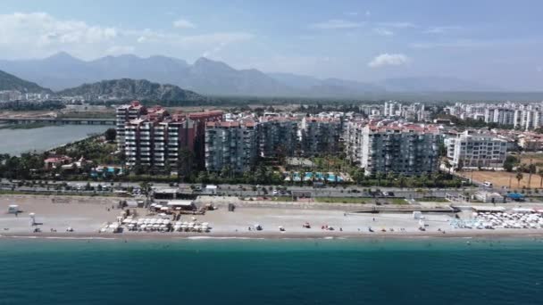 Stranden Konyaalti Antalya Turkiet Hav Och Bankverksamhet Flyg Vertikal Uppifrån — Stockvideo