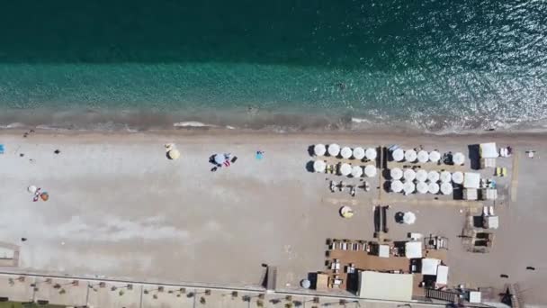 Konyaalti Beach Antalya Turkey Sea Embankment Aerial Vertical Top View — Stock Video