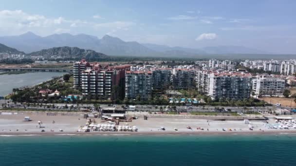 Strand Von Konyaalti Antalya Türkei Meer Und Ufer Vertikale Luftaufnahme — Stockvideo