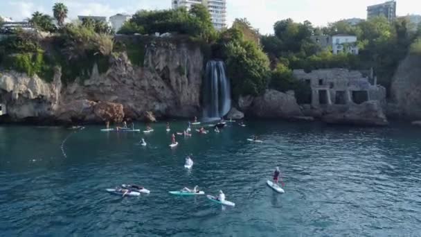 アンタルヤ トルキエ 10月 2023 スーパーサーフフェスティバルイベント 海の川のSupボードの人々のグループ — ストック動画