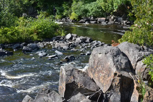 Doncaster nehri Sainte-Adele, Quebec, Kanada