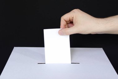 Beyazların siyah arka plan oylamasına yakın çekim