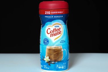 Houston, Teksas, ABD - 10 Eylül 2024: Fransız Vanilyalı Nestle Kahve Mate Konteynırı