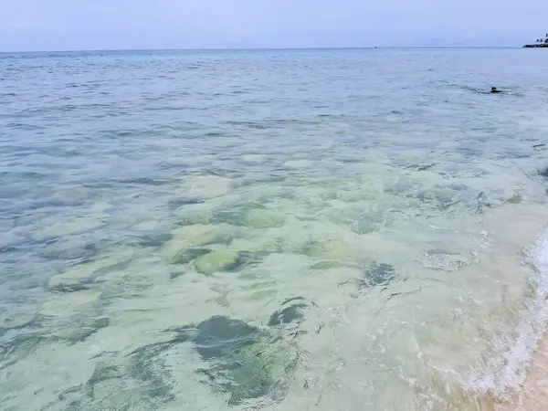 Sumur Tiga Sahili, Sabang City, Aceh, Endonezya 'nın en gözde turistik yerlerinden biri.