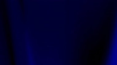 Sunumlar, sosyal medya paylaşımları, arka planlar, dijital tasarımlar, afişler, broşürler, web siteleri ve reklam materyalleri için sağlam mavi arkaplan ideali.