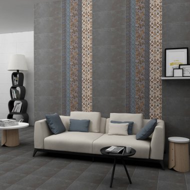 Dairenin içinde, endüstriyel tarzda, yastıklı beyaz rahat kanepe, lambalı siyah kitap rafı, ahşap mobilyalarda boş posterler, gri mermer döşemeler. 3B Hazırlama