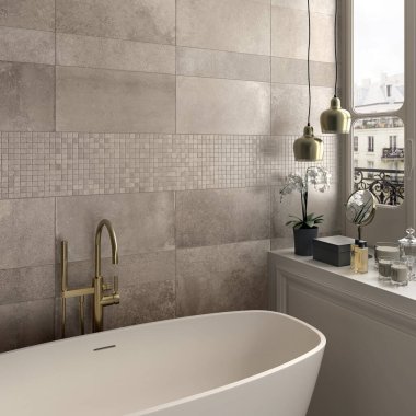 Lüks banyo içi gri mermer duvar, beyaz küvet, asılı lambalar. 3B Hazırlama